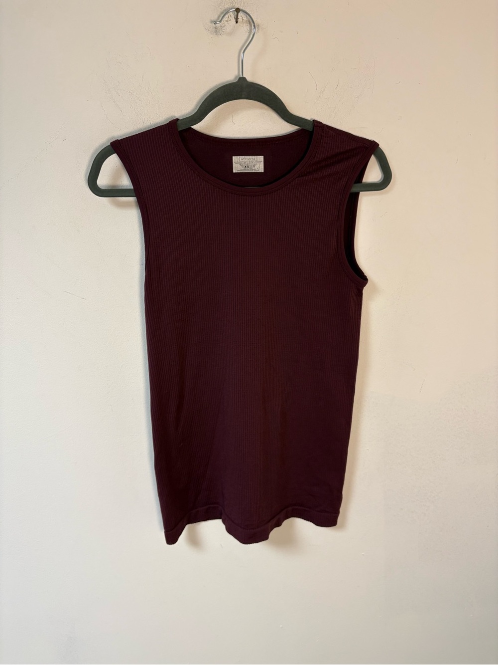 Athleta Womens Sleeveless Ribbed Tank Top - Burgundy Large
